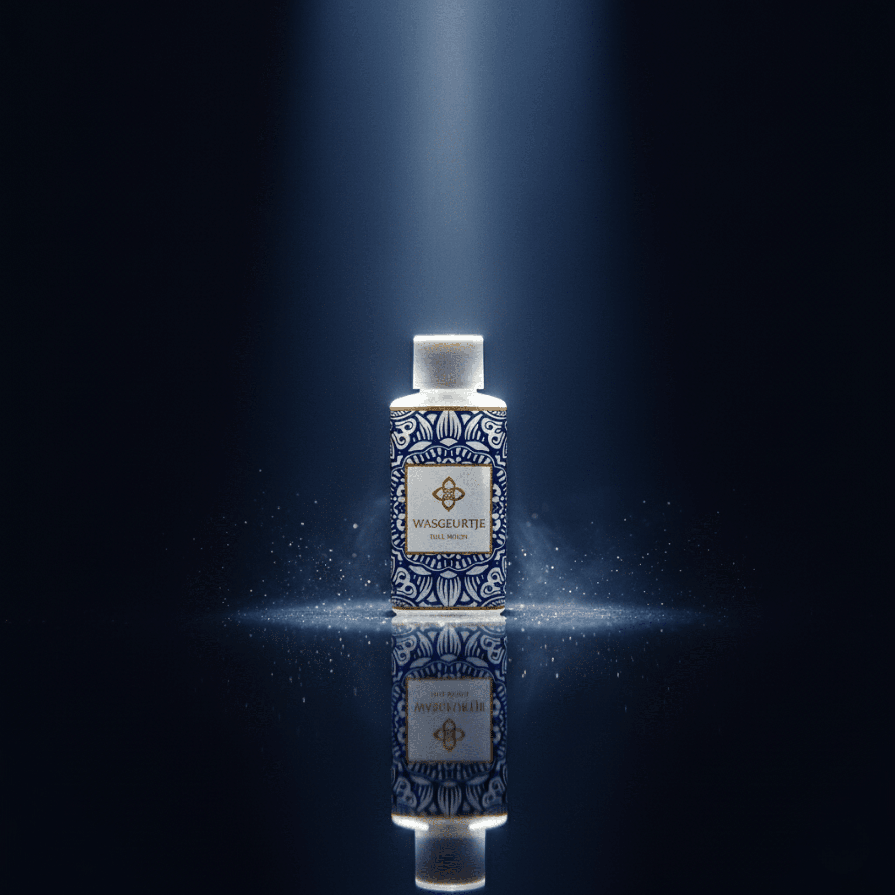 Wasgeurtje Full Moon wasparfum in spotlight tegen donkere achtergrond met glinsterende neveldeeltjes, reflecterend oppervlak.